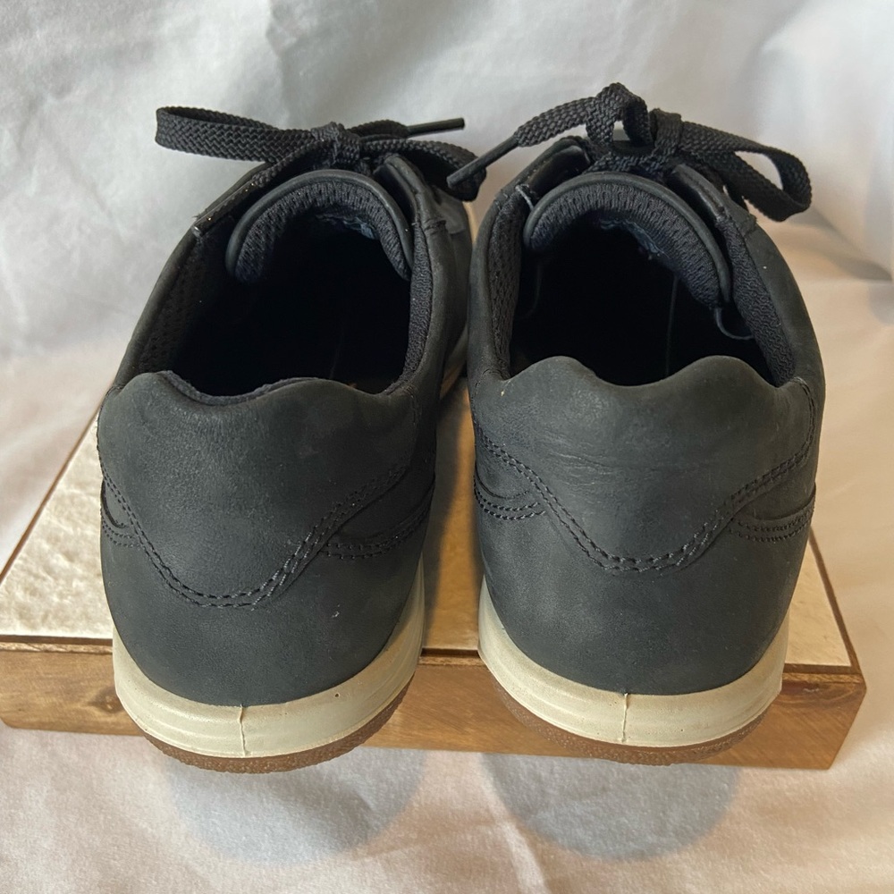 Ecco Hydromax Danish Design Black Leather Athletic Shoe Low-Top US 6-6.5. EU 37 - Picture 4 of 10